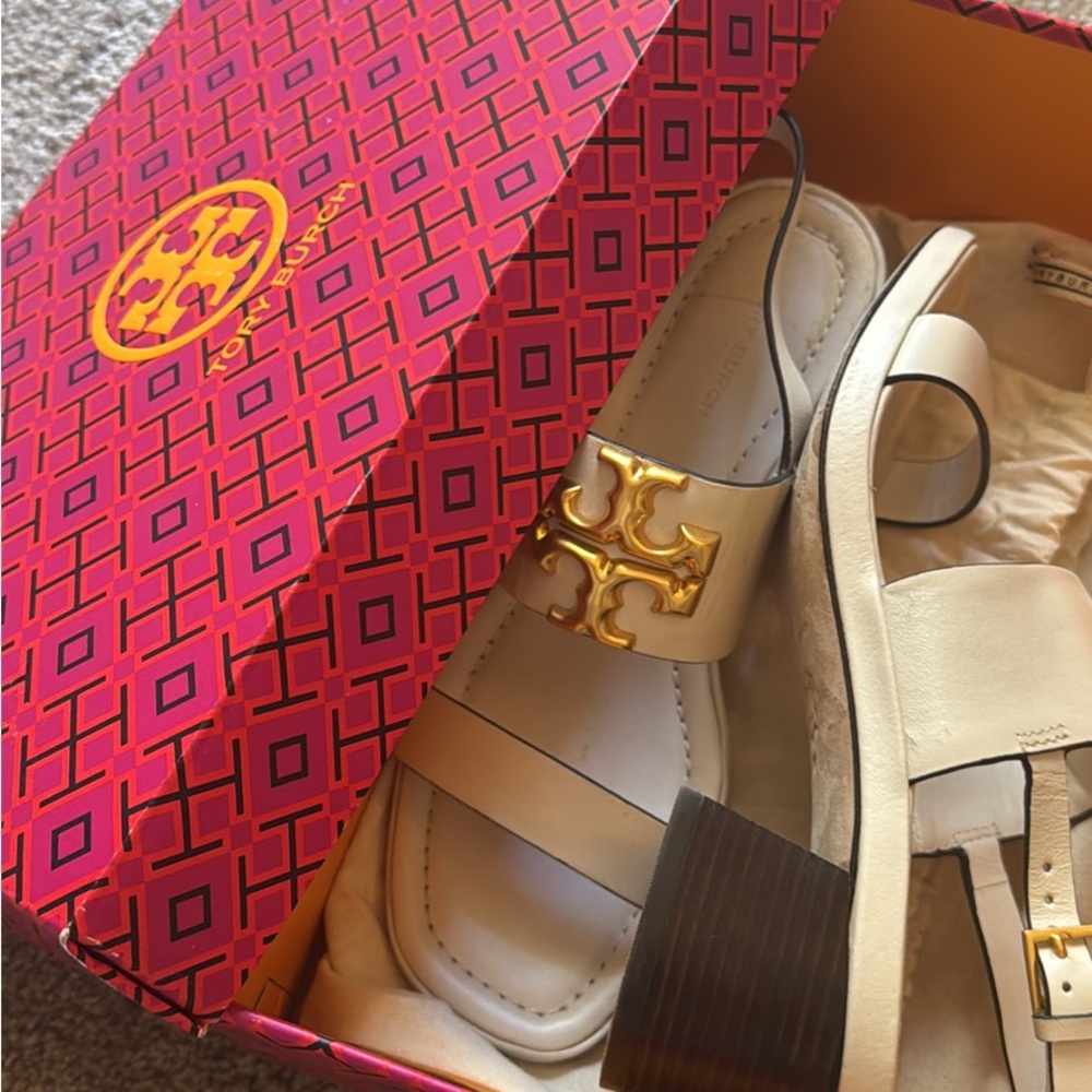 Tory Burch Beige Sandals with Gold Emblem